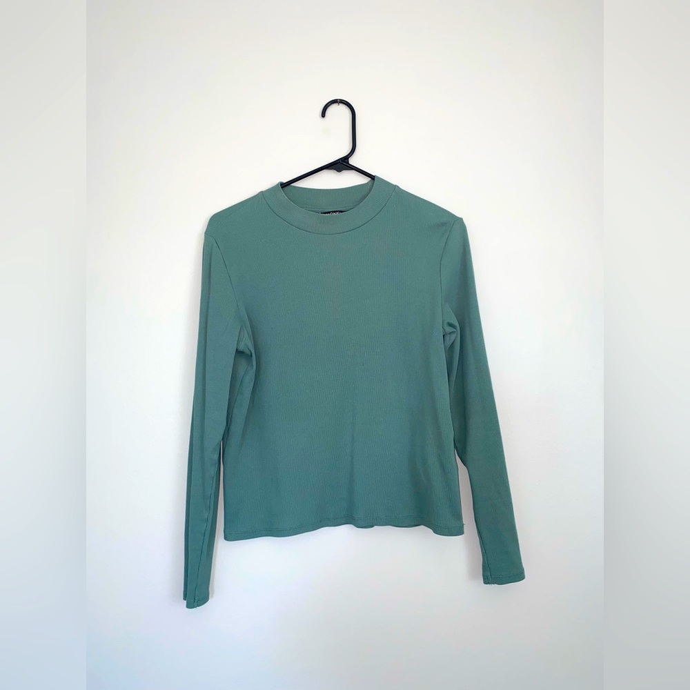 size L solid top